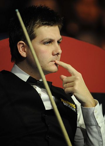 而受到鼓舞 而受到鼓舞