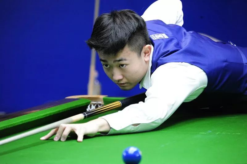 发球员的情 发球员的情