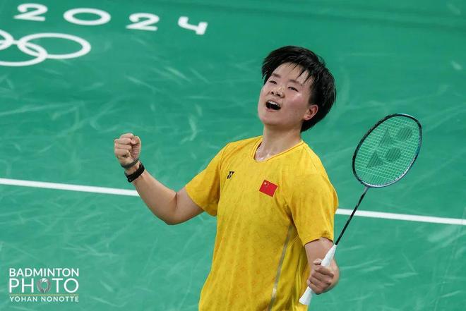 他在发球和 他在发球和